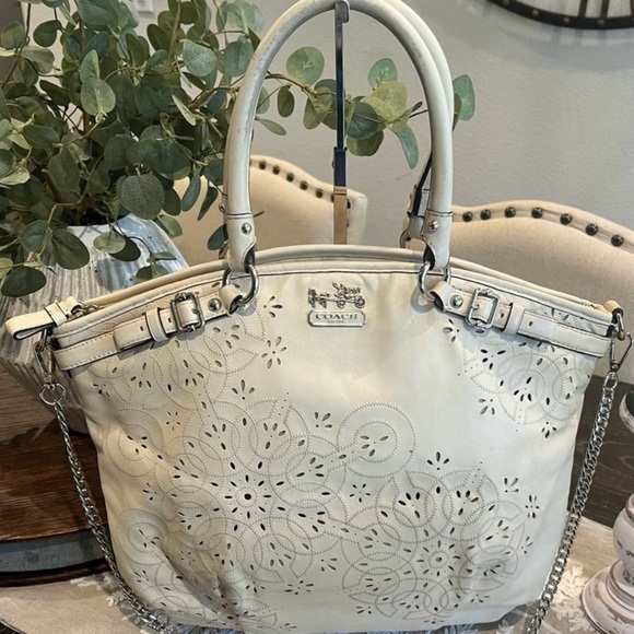 Coach 19624 Madison Tossed Laser Lindsey Satchel - Picture 1 of 12